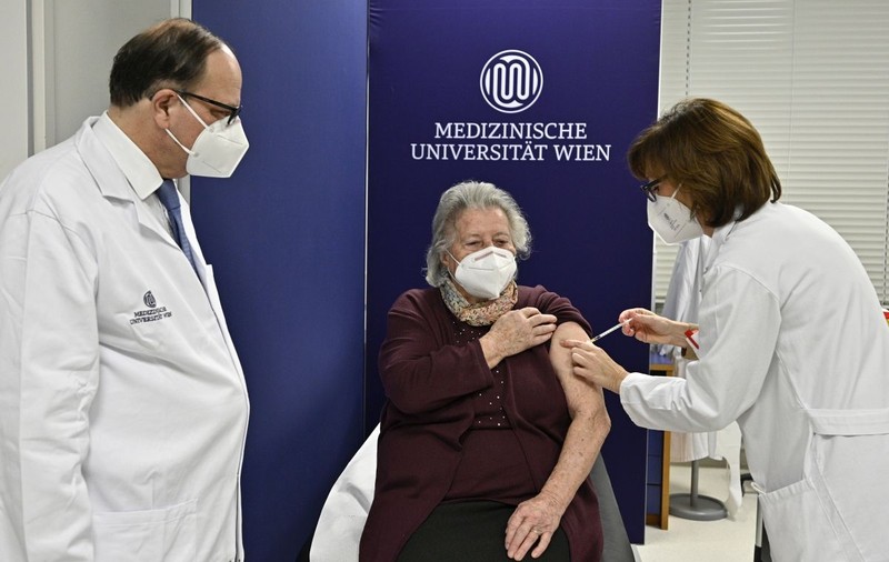 Austria va administra a treia doză de vaccin anti-COVID-19 începând din luna octombrie