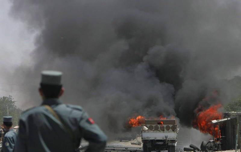 Atac cu bombă într-o moschee din Afganistan. 12 morți și 33 de răniți