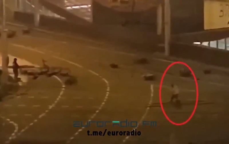 VIDEO Momentul în care este împușcat primul protestatar mort în confruntările cu poliția din 10 august, din Belarus