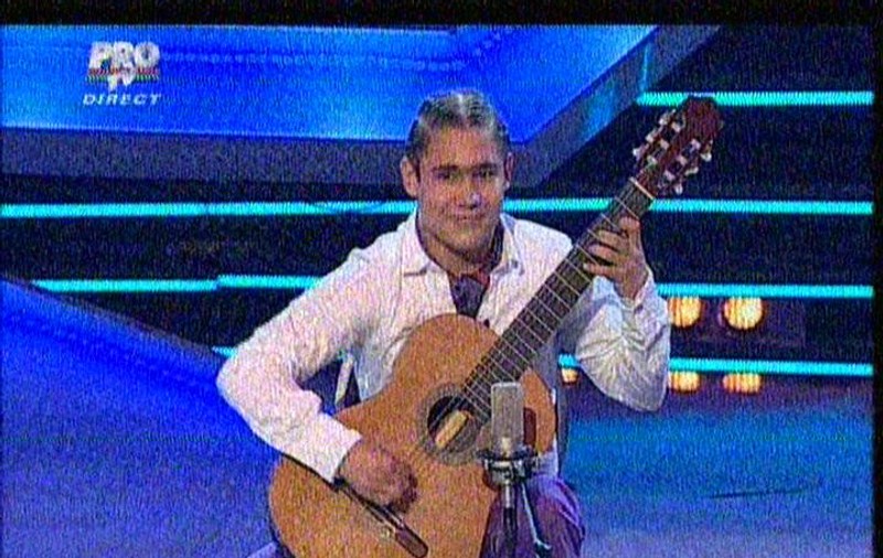 ”Dacă erai pe National Arena, te aplaudau și românii și spaniolii”! Vezi de cine a rămas Andi Moisescu impresionat la ”Românii au talent”! FOTO