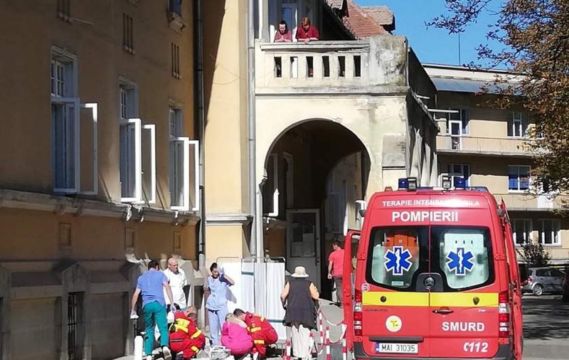 Un bărbat s-a aruncat în cap de la etajul 1 al Spitalului Mârzescu din Brașov