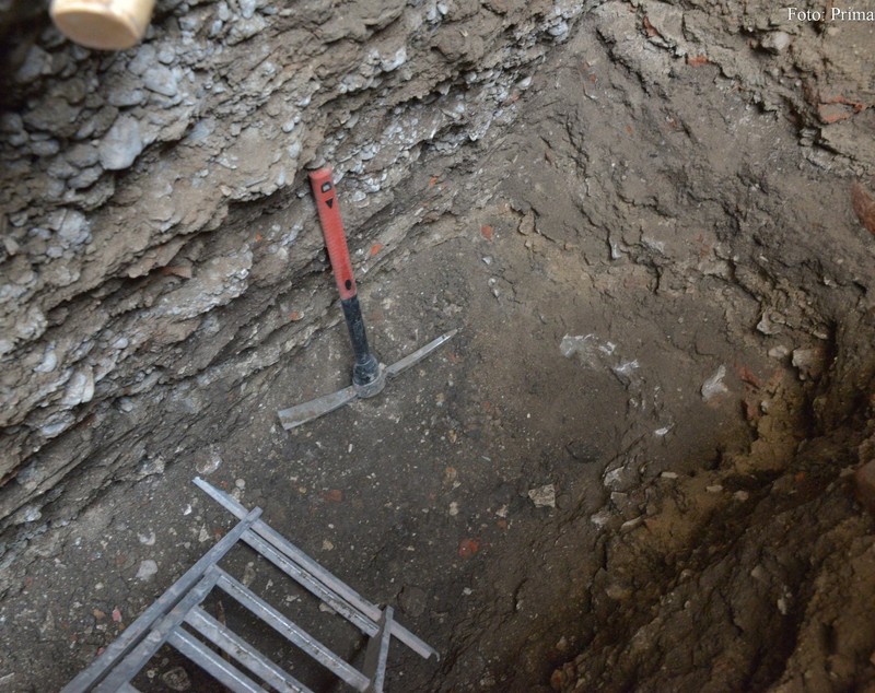Mai multe oseminte găsite la un liceu din Brașov au dat peste cap lucrările de renovare