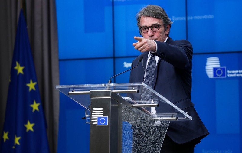 SONDAJ | Mai mult de jumătate dintre români sunt îngrijorați de felul în care autoritățile vor folosi banii de la UE