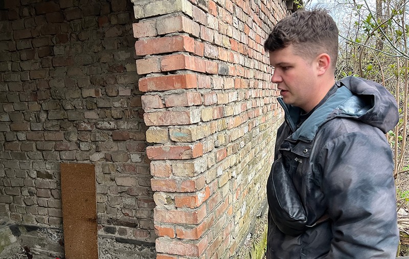 CORESPONDENȚĂ DIN UCRAINA. Mărturia unui tânăr din Bucha, ascuns în subsolul casei, peste care au intrat soldații ruși: „I-am întrebat: O să mă omorâți?”