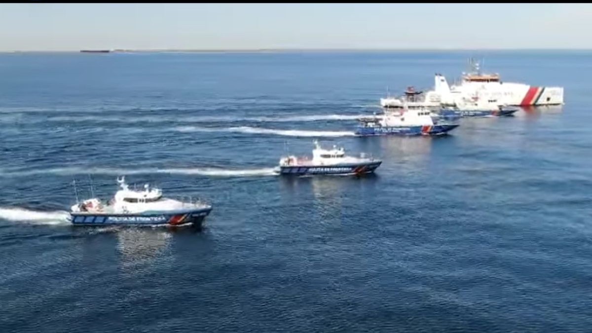 Mai multe Nave aratinand Forțelor Navale Române pe mare, cu ocazia Zilei Marinei, 15 august 2025