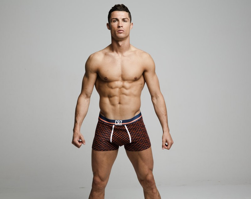 Cristiano Ronaldo face reclamă colecției personale de lenjerie intimă | GALERIE FOTO