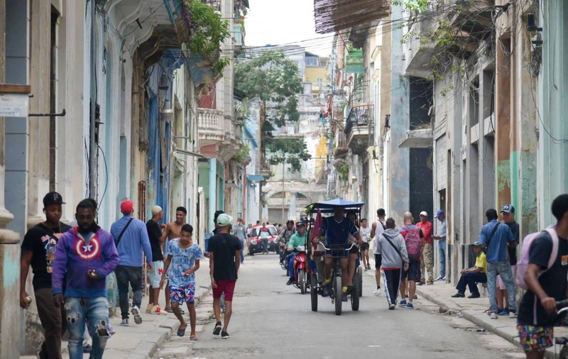 Cuba se confruntă cu cea mai gravă criză economică. Locuitorii părăsesc insula în valuri din cauza sărăciei