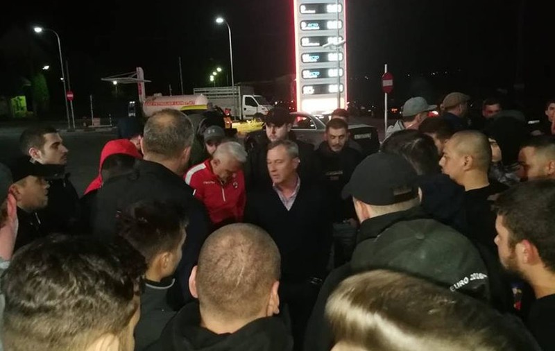 Ultrașii dinamoviști au blocat autocarul echipe în trafic, după înfrângerea rușinoasă de la Miercurea Ciuc