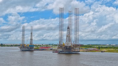 Oil rig in the yards