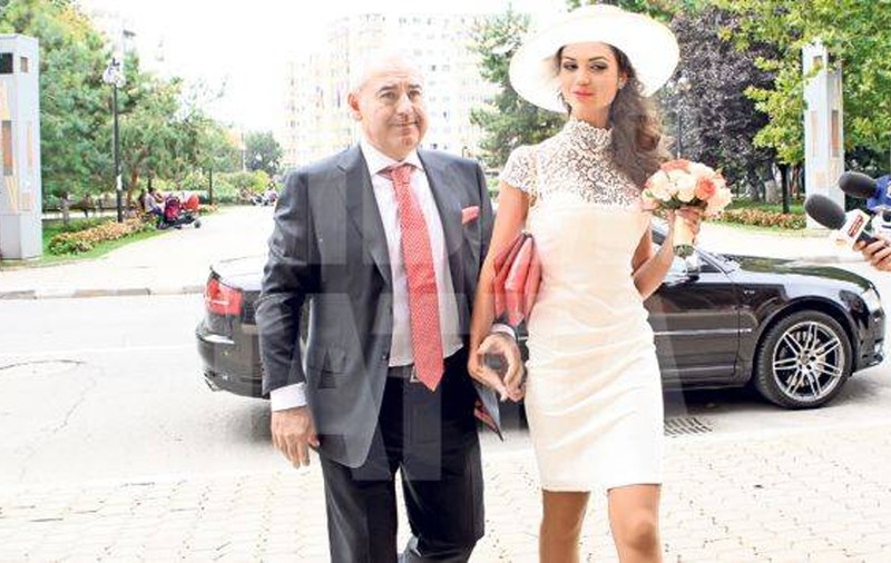 INVITAŢI UNUL ŞI UNUL LA PETRECEREA LUI DORIN COCOŞ ŞI A MIRESEI LUI! | FOTO