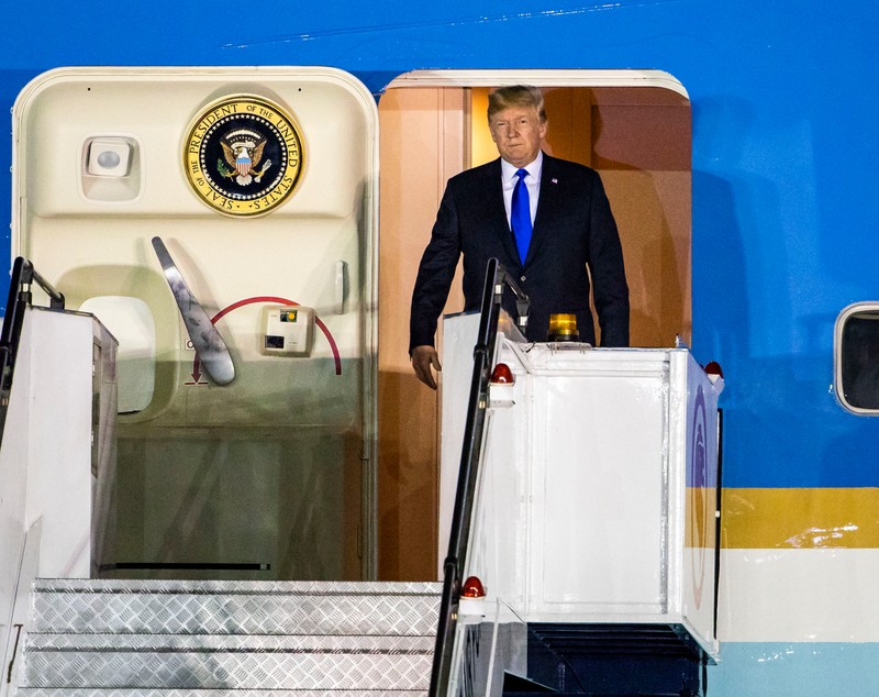 VIDEO ŞI FOTO | Donald Trump a ajuns în Singapore, înainte de summitul cu Kim Jong-un