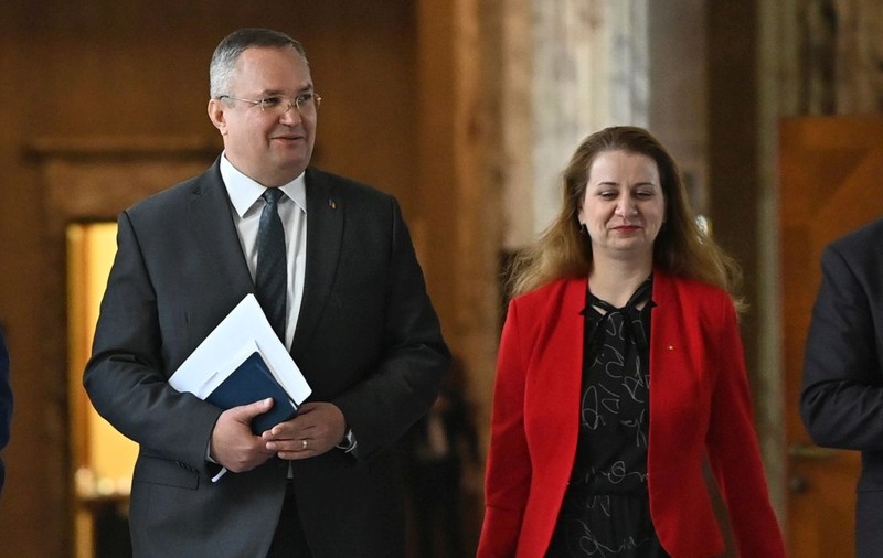 PNL, după ce Vasile Dîncu i-a cerut Ligiei Deca redarea atribuțiilor secretarului de stat PSD, altfel îi cere demisia: „Nu este la curent cu deciziile din coaliție”