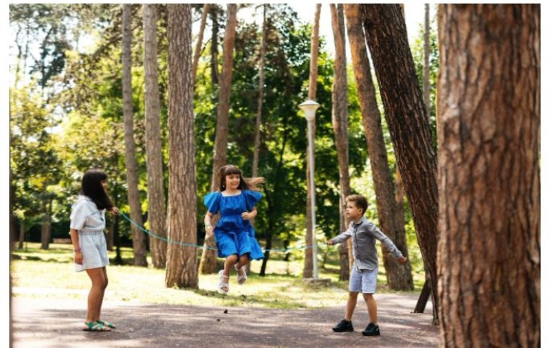 (Publicitate) 5 criterii pe baza cărora poți alege sandale perfecte pentru copii