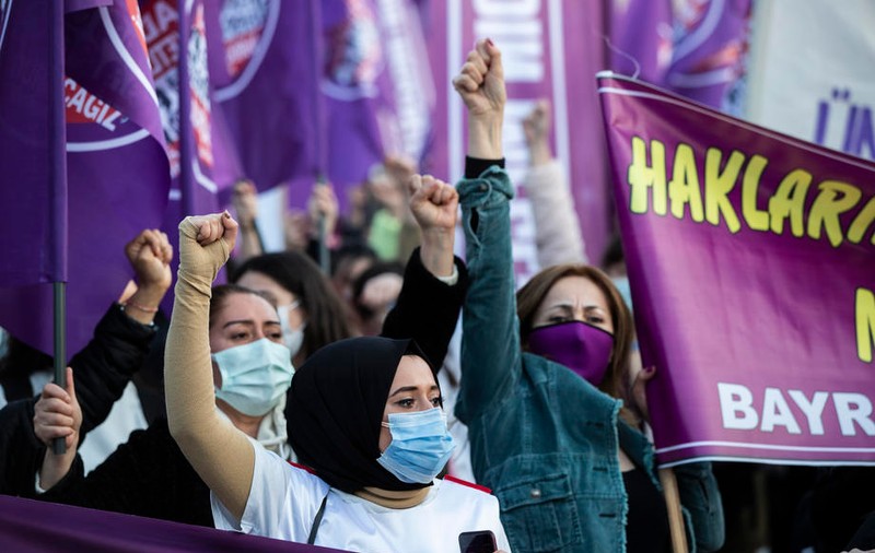 Turcia se retrage din Convenţia privind prevenirea şi combaterea violenţei împotriva femeilor