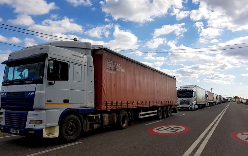 Circulaţia autovehiculelor de mare tonaj va fi restricţionată în Ungaria