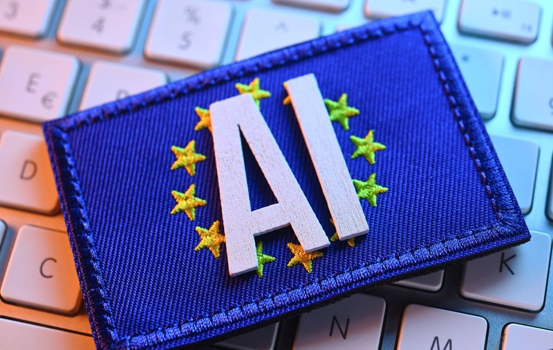 UE reglementează Inteligența Artificială. Cum stau europenii la capitolul producție și inovație în sfera economiei digitale?