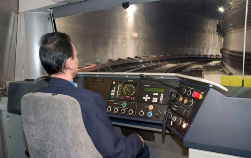 Incident la metrou! Un tren a rămas blocat între stații 