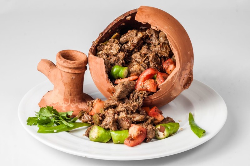 Mâncăruri pe care să le încerci în Turcia - Testi Kebab