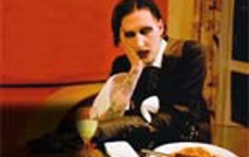 Marylin Manson vrea fructe in cabina