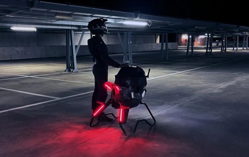 Cât costă „motocicleta aeriană” pentru milionari, cea mai scumpă jucărie nouă pentru cei cu bani
