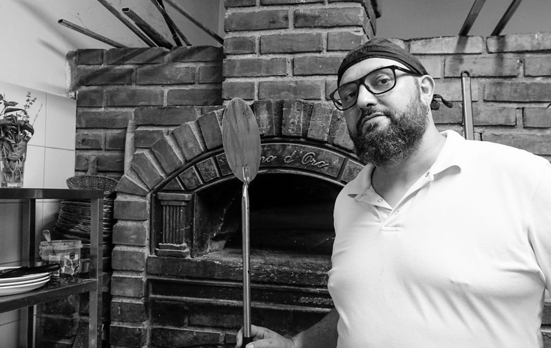 Viața unui italian care s-a mutat la Sibiu ca să facă salam: „Avem atâtea oi aici și nimeni nu s-a gândit să facă un mezel bun cu ele”