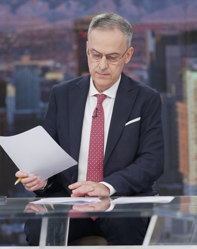 Răzvan Dumitrescu și-a dat demisia în direct la Antena 3 CNN după 15 ani, 11 luni, 23 de zile și două ore