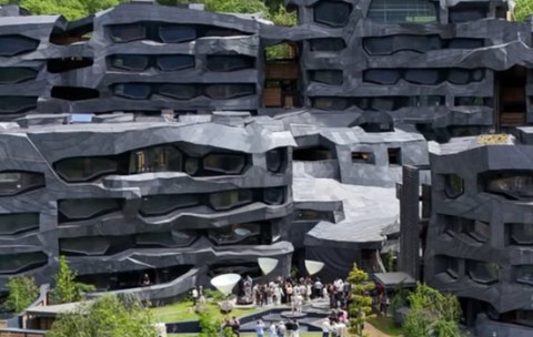Un incendiu devastator a distrus aproape complet complexul rezidențial de lux Querola d'Ordino din Andorra, proiectat de arhitectul francez Jean Nouvel. Sursă foto Instagram/Querola d'Ordino