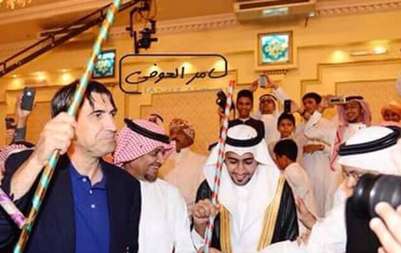 Victor Piţurcă a dansat pe ritmuri arăbeşti la o nuntă în Jeddah / FOTO&VIDEO
