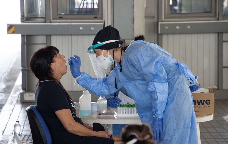 14 angajați ai unei societăți comerciale din județul Dâmbovița au fost infectați cu Covid-19. DSP spune că nu este un focar