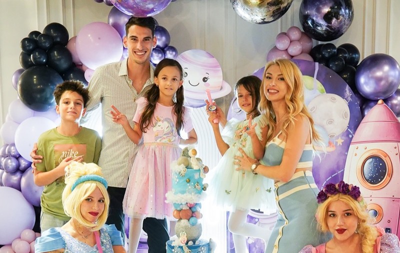 Cum se înțelege Andreea Bălan cu Irina, fosta parteneră a lui Victor Cornea: „Suntem o familie mare”. Sportivul are un băiat cu ea