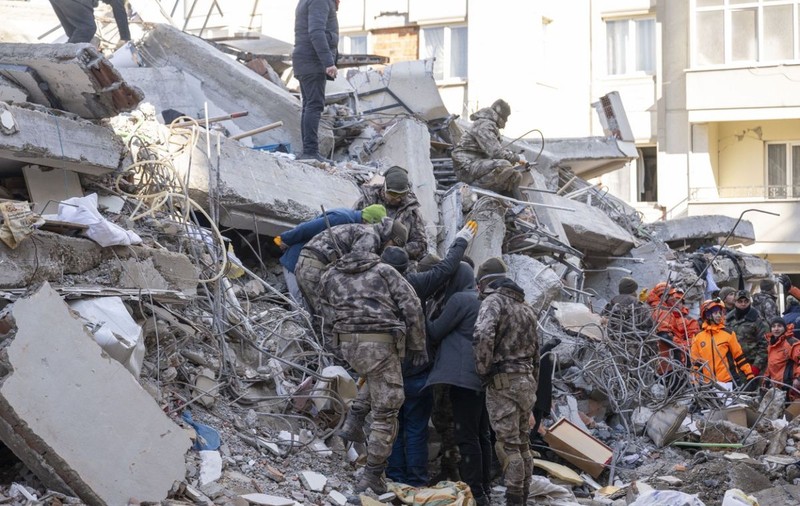Cutremure în Turcia și Siria. Mii de morți în urma seismelor devastatoare. Cursă contracronometru pentru găsirea supraviețuitorilor