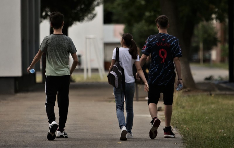 Olimpicii internaționali vor primi burse de până la 3.000 de lei pe lună, din toamnă. Câți bani pot lua ceilalți elevi cu rezultate bune