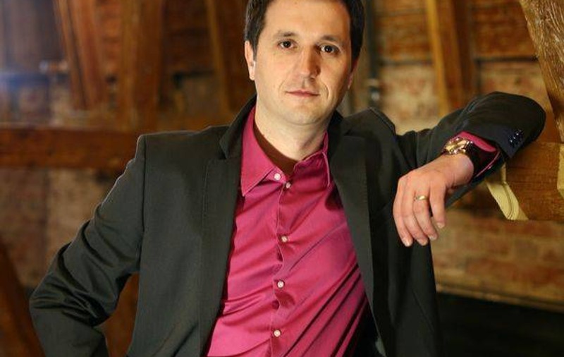 Andi Moisescu se bucură pentru primii finalişti pe blogul său