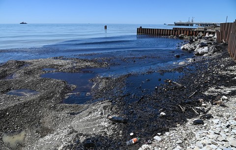 Atac în Marea Neagră: un petrolier din flota-fantomă a Rusiei a fost lovit cu drone kamikaze