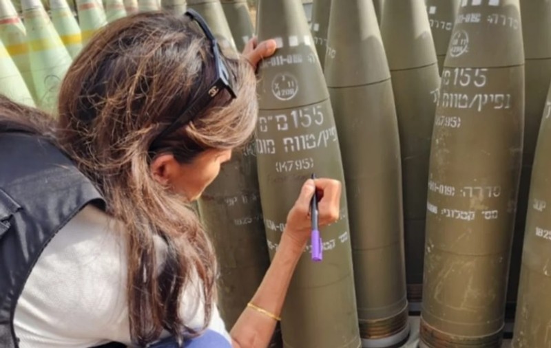 Nikki Haley, fostă candidată la preşedinţia SUA, mesaj pe un obuz israelian la granița cu Libanul, unde acționează Hezbollah: „Terminaţi-i”