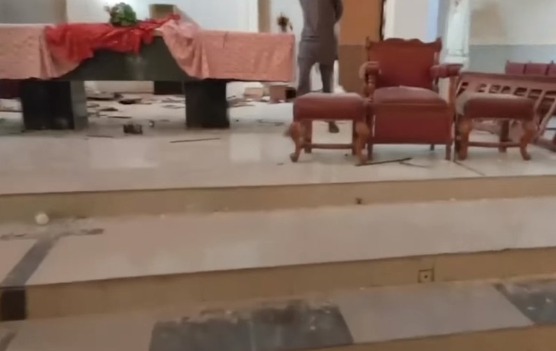 Zeci de morţi, printre care și copii, într-un atac armat în timpul liturghiei, la o biserică din Nigeria