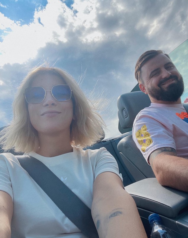 Soțul Addei, mesaj pentru artistă la câteva zile după ce aceasta a lansat prima carte. „Cu asta ai început un nou capitol”