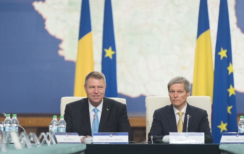 Cioloș și Iohannis, mesaje de mobilizare la vot, la alegerile de duminică