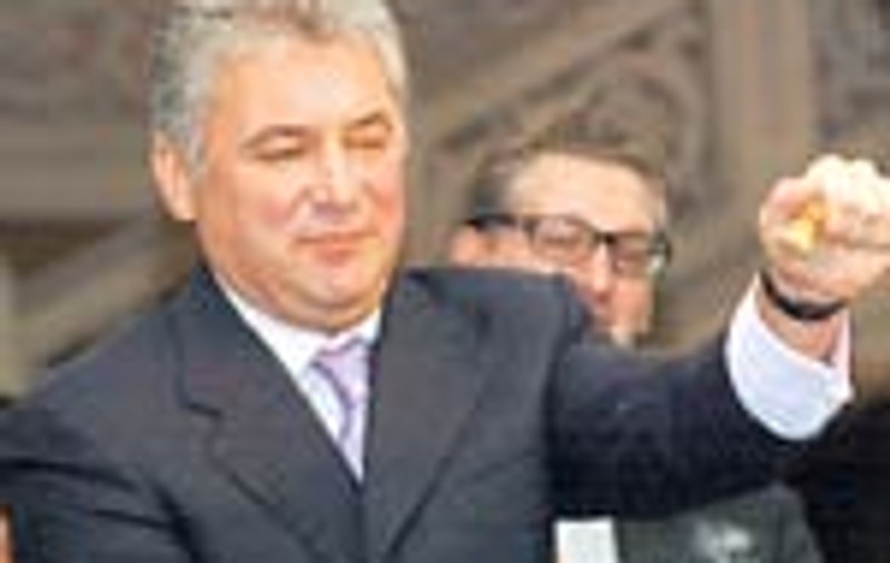 Videanu: Firma bunicutei a fost 'selectata natural'