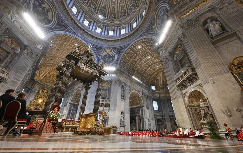 Liturghie penitenţială la Catedrala Sfântul Petru din Vatican după ce altarul a fost profanat