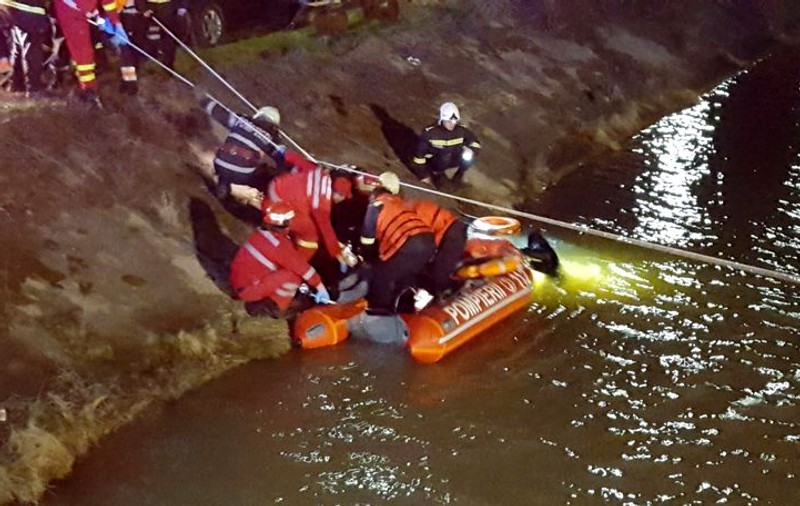 Victimele accidentului din Neamţ au fost înmormântate în Sâmbăta Mare. Rudele acuză autoritățile locale