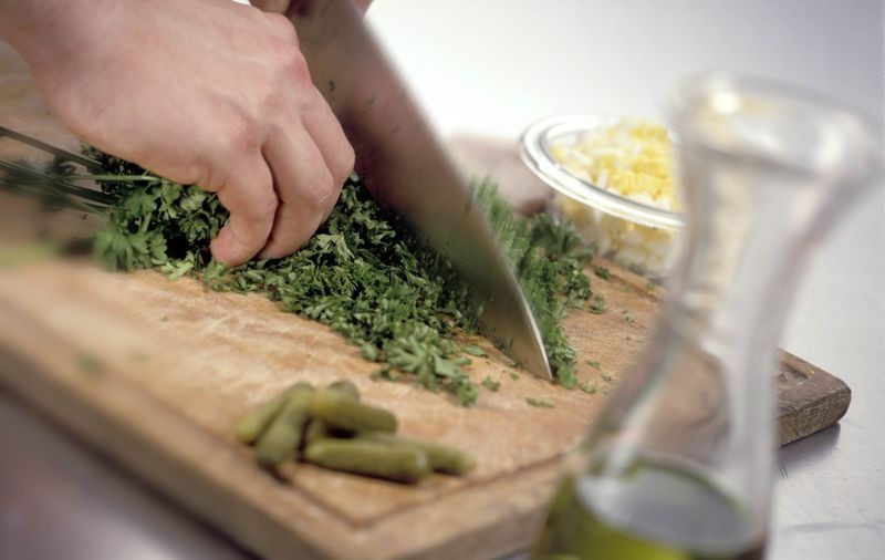 Mâncarea gătită bate fast-food-ul, în preferinţele românilor