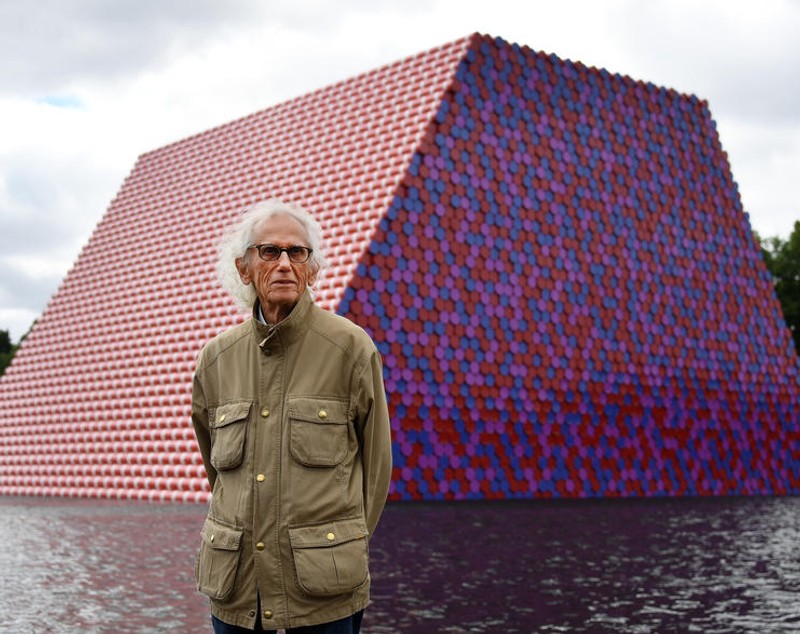 Christo, artistul bulgar care a „împachetat” lumea, a murit la 84 de ani. Lucrările sale au cucerit New York, Berlin și Londra