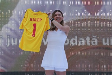 Tricoul cu numărul 1 primit de Simona Halep FOTO: Vlad Chirea