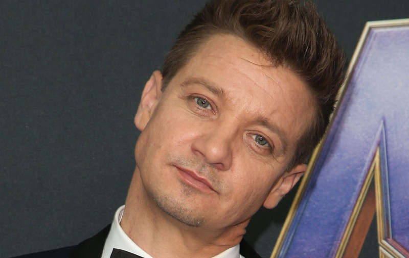Acuzații dure la adresa actorului Jeremy Renner. Soția sa susține că a amenințat-o cu moartea