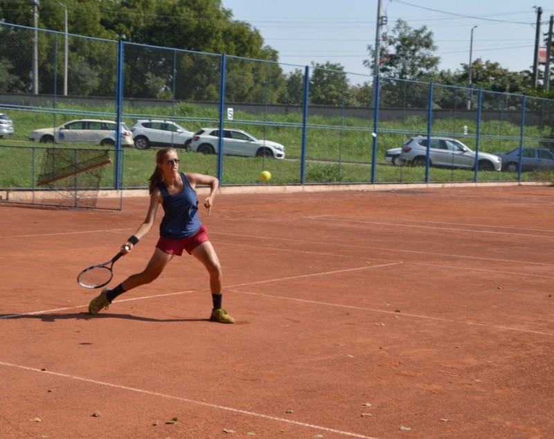 Ioana Loredana Roșca și-a adus buldogul francez la Arad. Fata a câștigat Roland Garros-ul la junioare / GALERIE FOTO