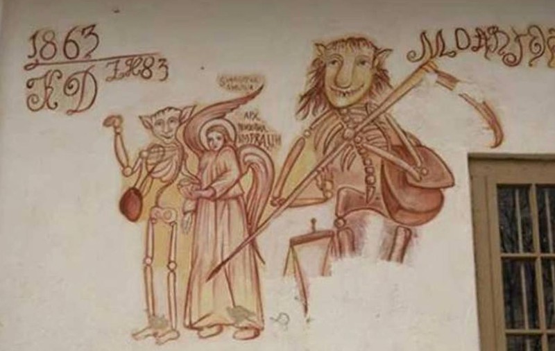 Fresca „Moartea râzând”, de aproape 200 de ani, din Argeș, vandalizată cu sapa. Autorul a explicat gestul: „Biserica nu mai este a Morții, ci a Vieții”