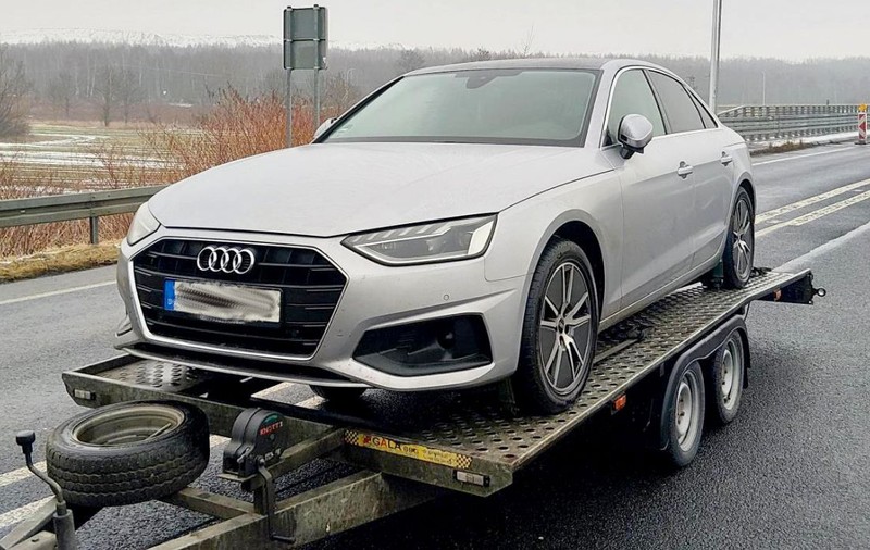 Un Audi A4 de 20.000 de euro, trimis pe platformă din România, nu a mai ajuns în Germania. Mașina a fost confiscată pe loc la granița cu Polonia