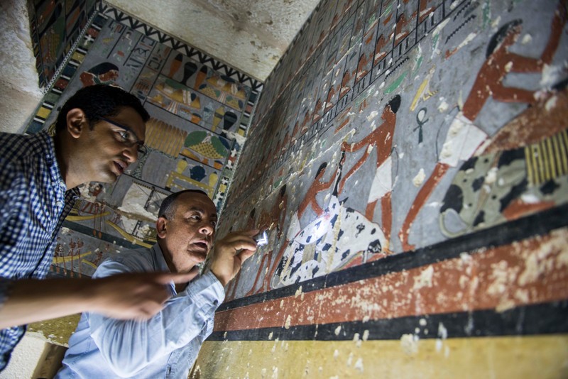 epaselect epa07503454 The painted walls at the nobleman tomb of Khewy at Saqqara Necropolis, Egypt, 13 April 2019. The recent discovery is providing unexpected insights into the status of the nobility in the Old Kingdom (2575 BC to 2150 BC). EPA-EFE/Mohamed Hossam