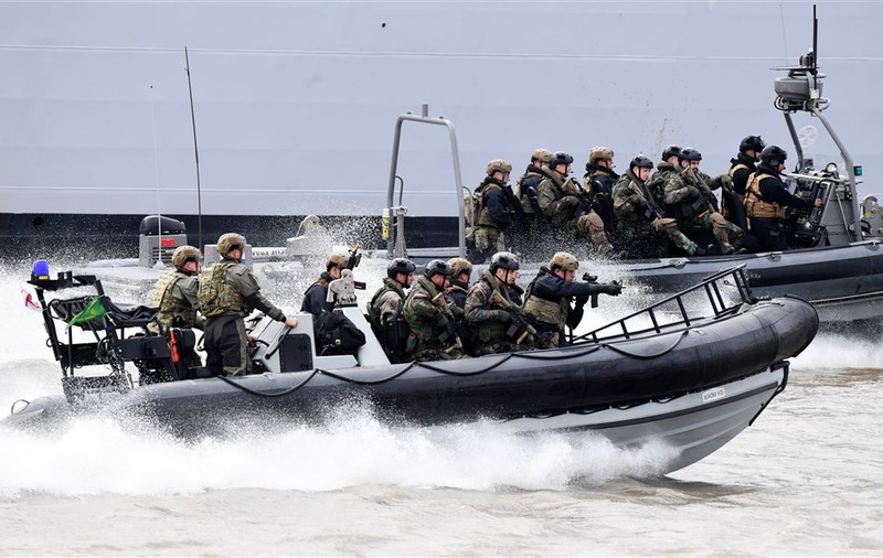 Forțele de comando britanice au desfășurat în Ucraina „operațiuni secrete și cu risc politic ridicat", dezvăluie un înalt responsabil militar